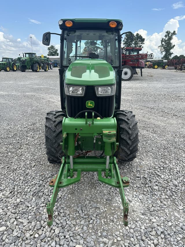 Image of John Deere 5090GN equipment image 2