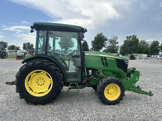 Image of John Deere 5090GN equipment image 3