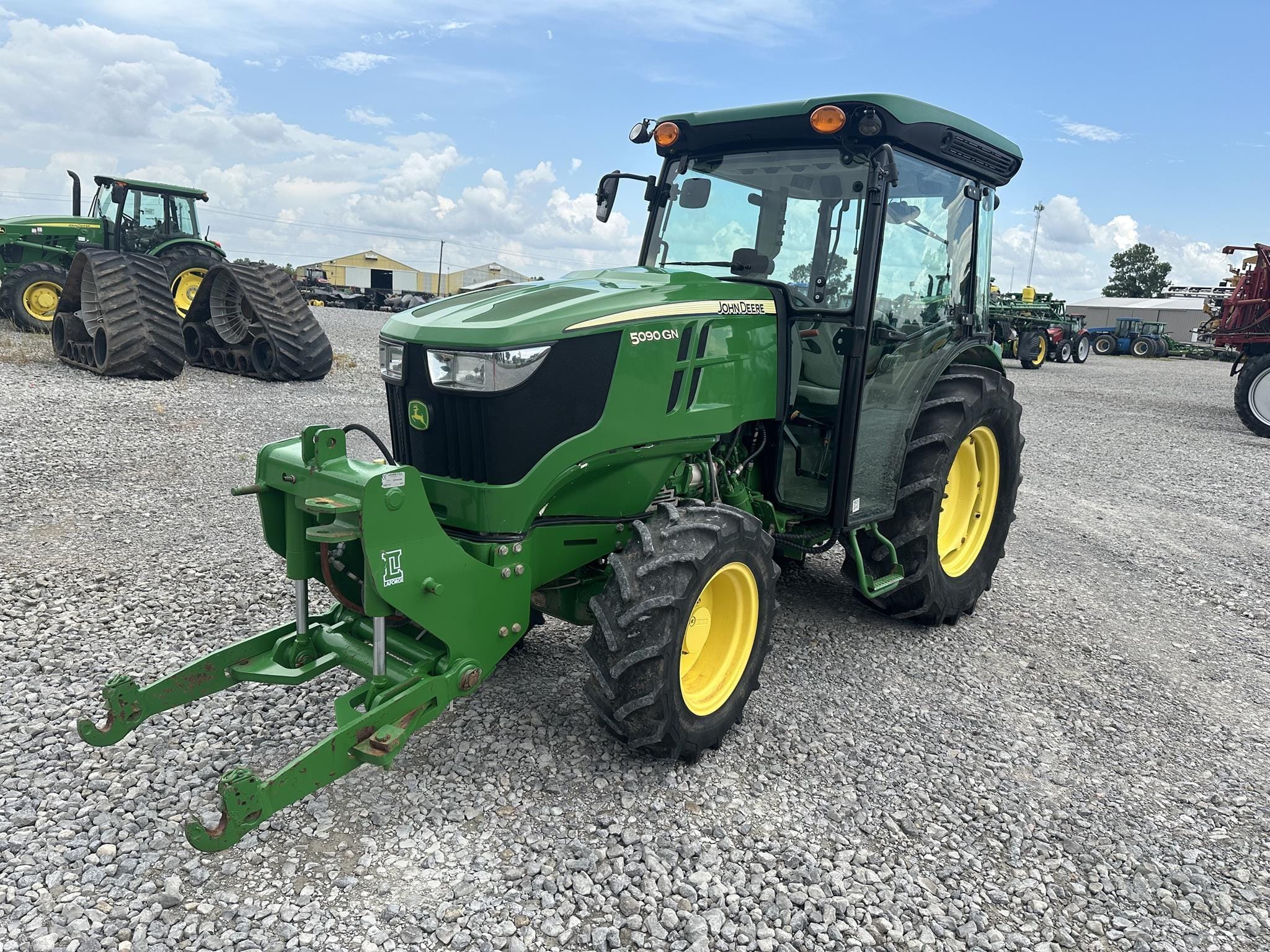 2017 John Deere 5090GN Equipment Image0