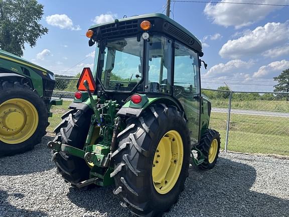 Image of John Deere 5090GN equipment image 3