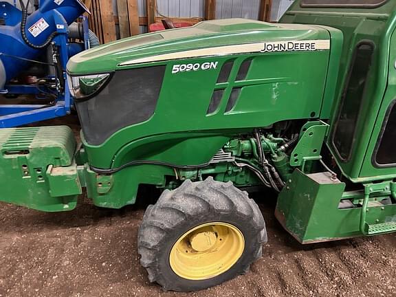 Image of John Deere 5090GN Image 1