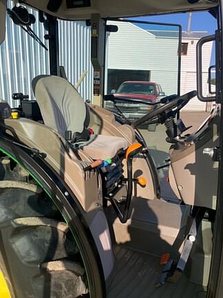 Image of John Deere 5090GN equipment image 4