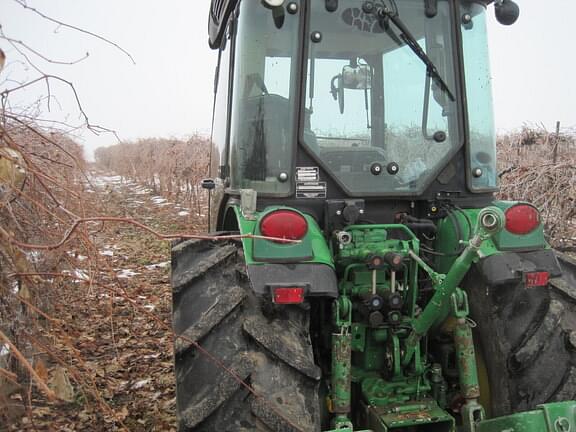 Image of John Deere 5090GV equipment image 1