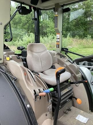 Image of John Deere 5090GN equipment image 4