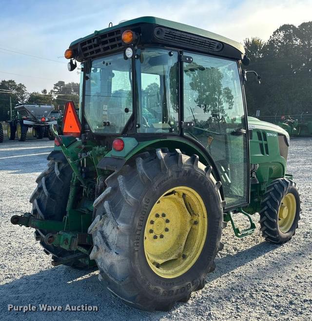 Image of John Deere 5090GN equipment image 4