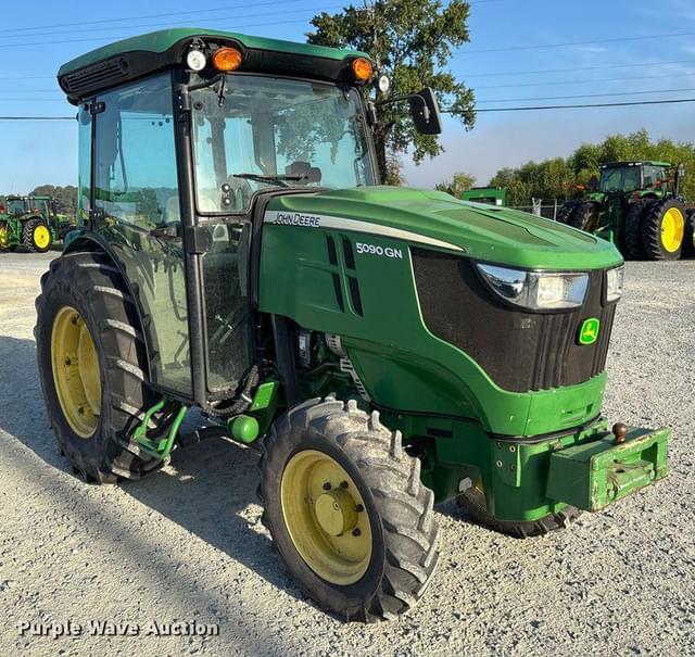Image of John Deere 5090GN equipment image 2