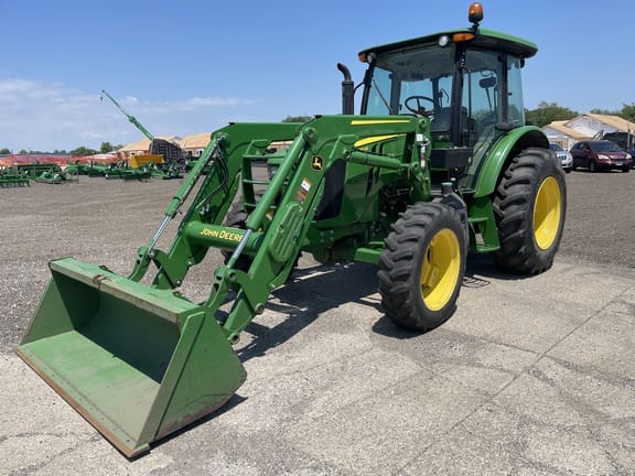 2017 John Deere 5090M Equipment Image0