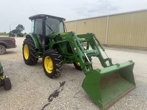 2017 John Deere 5100E Image