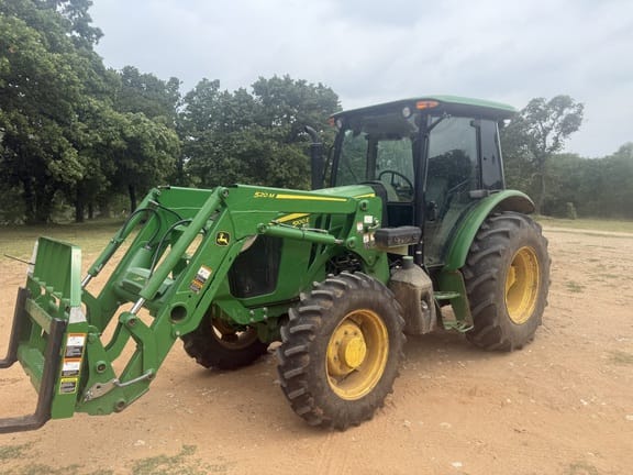 2017 John Deere 5100E Equipment Image0