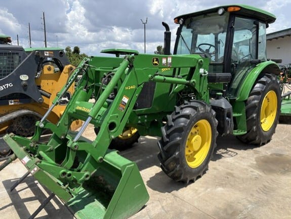 2017 John Deere 5100E Equipment Image0