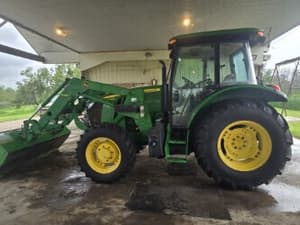 2017 John Deere 5100E Image