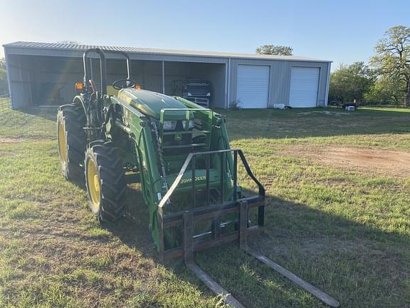Image of John Deere 5100E equipment image 4