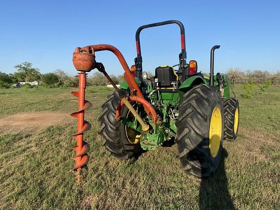 Image of John Deere 5100E equipment image 3