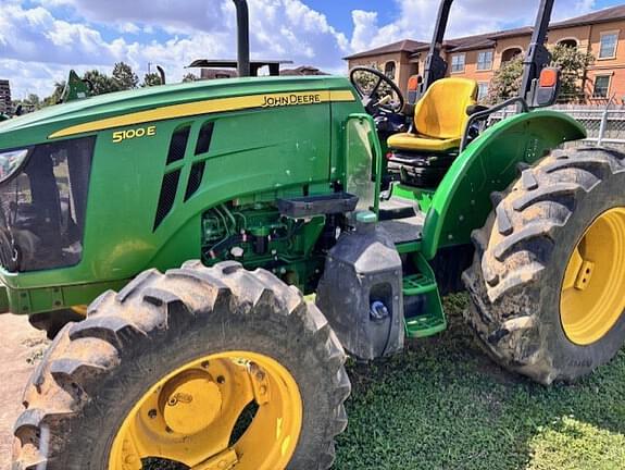 Image of John Deere 5100E equipment image 1