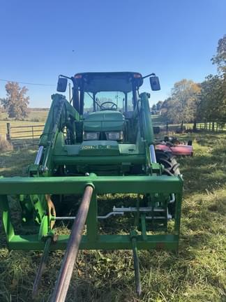 Image of John Deere 5100E equipment image 3