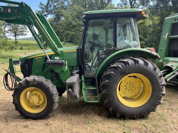 Image of John Deere 5100E equipment image 1