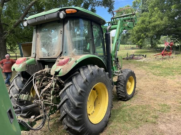 Image of John Deere 5100E equipment image 4