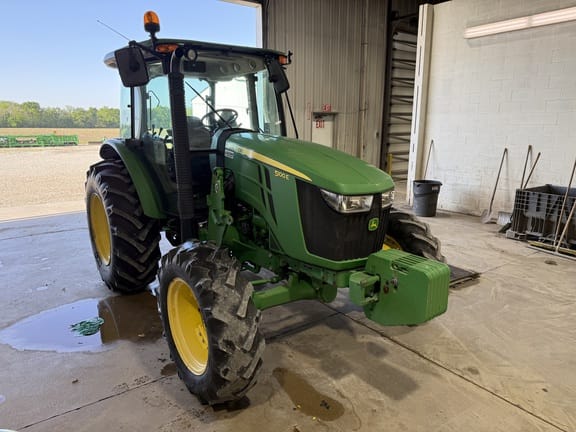 2017 John Deere 5100E Equipment Image0