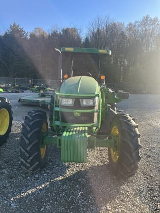 Image of John Deere 5100E equipment image 4