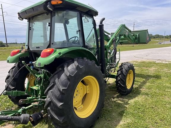 Image of John Deere 5100E equipment image 4