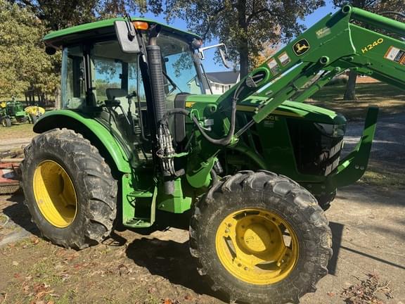 Image of John Deere 5100E equipment image 3