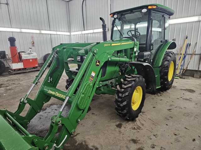 Image of John Deere 5100E equipment image 4