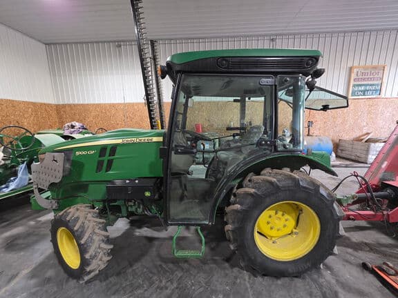 Image of John Deere 5100GN equipment image 3