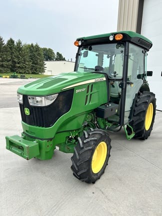 2017 John Deere 5100GN Equipment Image0
