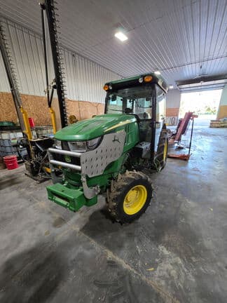 Image of John Deere 5100GN equipment image 2