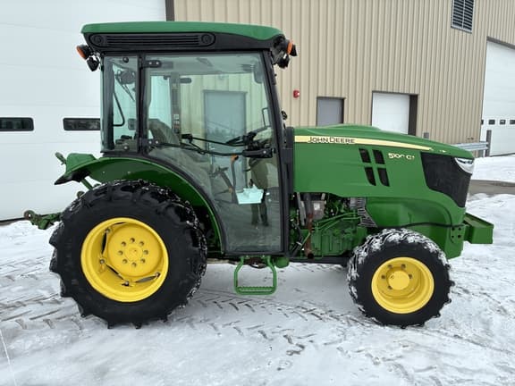 Image of John Deere 5100GN equipment image 1