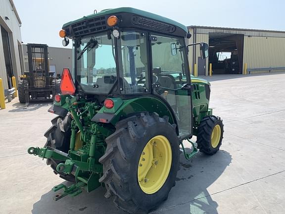 Image of John Deere 5100GN equipment image 3
