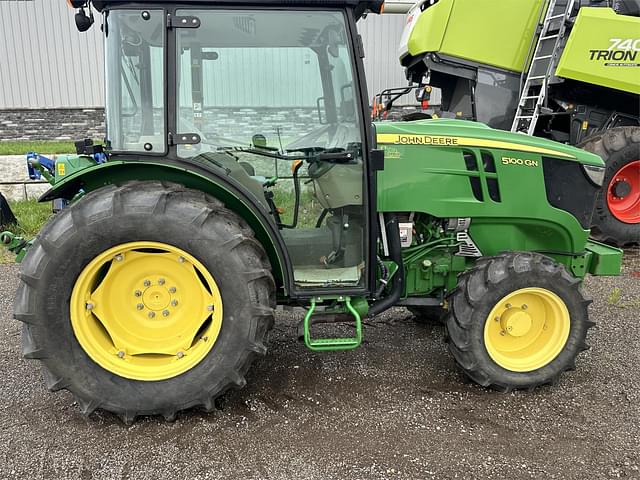 Image of John Deere 5100GN equipment image 4