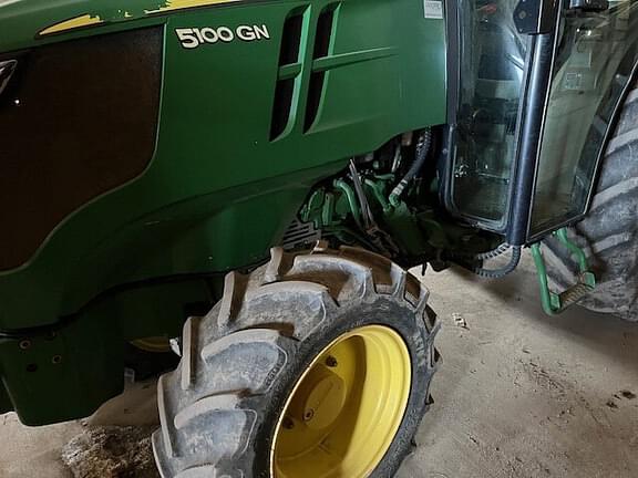 Image of John Deere 5100GN equipment image 3