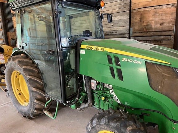 2017 John Deere 5100GN Equipment Image0