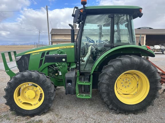 Image of John Deere 5100M equipment image 4