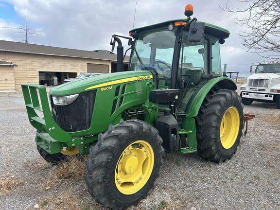 2017 John Deere 5100M Equipment Image0