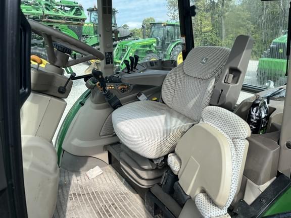 Image of John Deere 5100R equipment image 2
