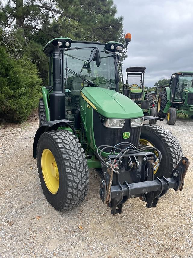 Image of John Deere 5100R equipment image 4