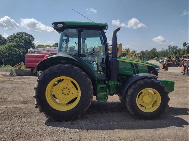 Image of John Deere 5100R equipment image 2