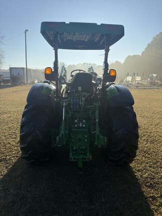 Image of John Deere 5115M equipment image 2