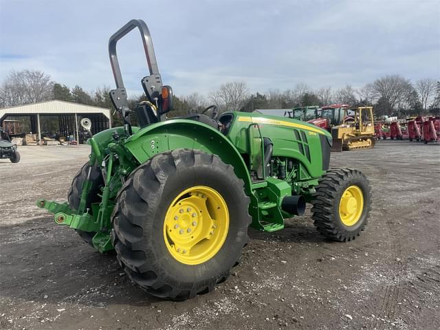 Image of John Deere 5115M equipment image 3