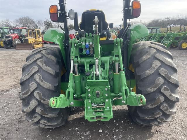 Image of John Deere 5115M equipment image 4