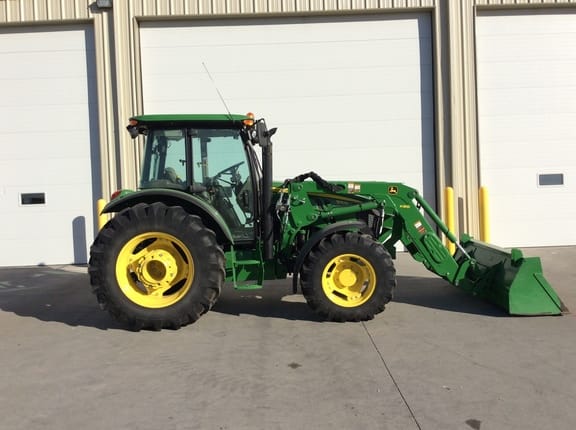 Main image John Deere 5115M