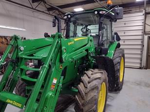 Main image John Deere 5125R 1