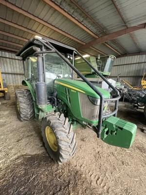 2017 John Deere 5125R Image