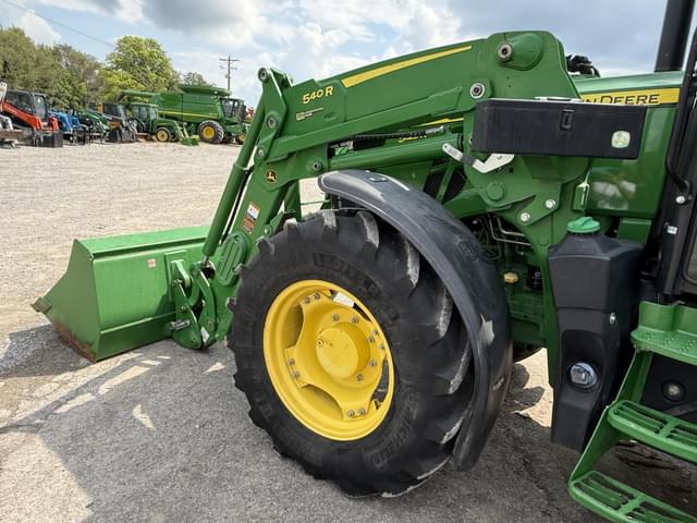 Image of John Deere 5125R equipment image 4