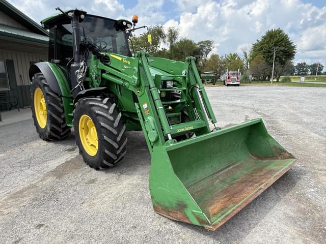 Image of John Deere 5125R equipment image 1