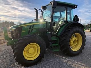 2017 John Deere 5125R Equipment Image0