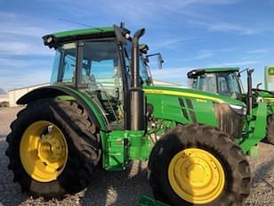 Main image John Deere 5125R 3