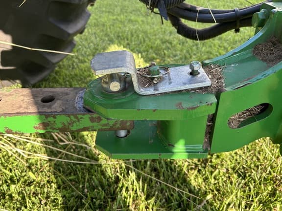 Image of John Deere 569 equipment image 4